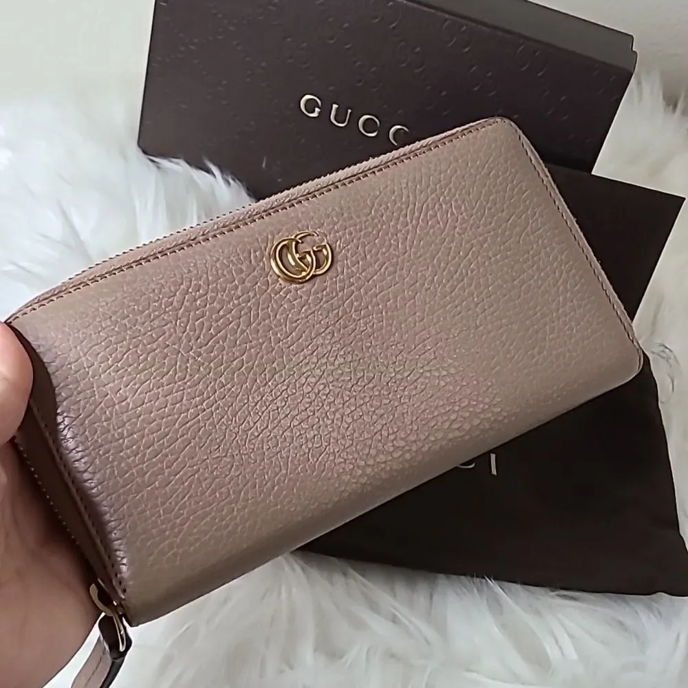💯 Authentic Gucci Zipped Long Wallet 🍀